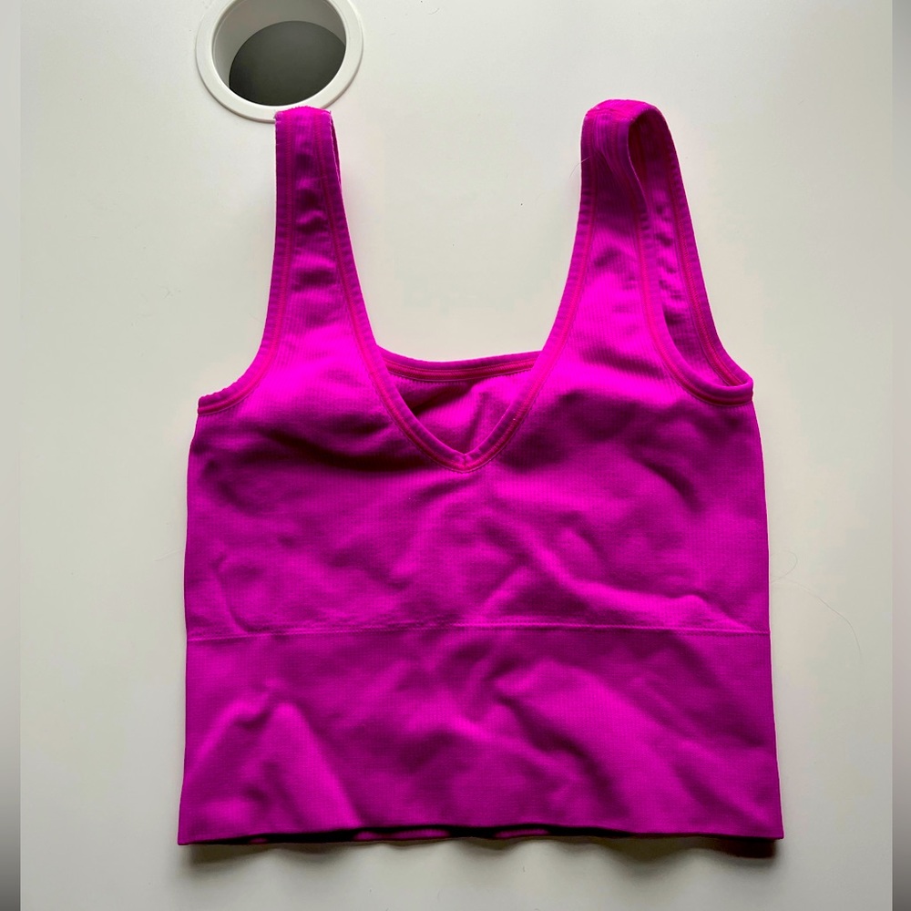 🎀👚🩷HOT PINK 🩷👚🎀 Athleta crop top size XS